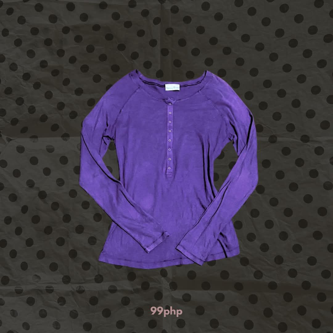 Alt grunge y2k Long sleeves (Category: Longsleeves) located in Angeles City. Submitted by __28str (Listing ID 1445952906, Image 3). Description: 99php+ sf.