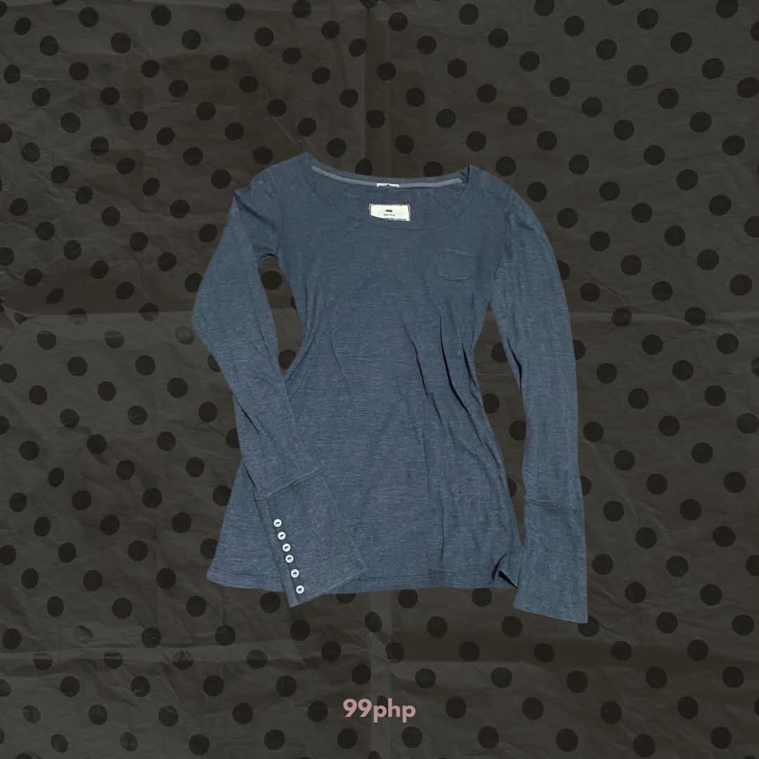 Alt grunge y2k Long sleeves (Category: Longsleeves) located in Angeles City. Submitted by __28str (Listing ID 1445952906, Image 1). Description: 99php+ sf.