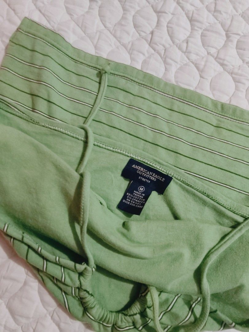 American Eagle Y2K Vintage Striped Halter Top (Category: Sleeveless) located in Cotabato. Submitted by shookia (Listing ID 1445946842, Image 3). Description: 𝐀𝐜𝐭𝐮𝐚𝐥 𝐌𝐞𝐚𝐬𝐮𝐫𝐞𝐦𝐞𝐧𝐭: ๑Length: 18" ๑Width: 30" 𝐏𝐥𝐞𝐚𝐬𝐞 𝐍𝐨𝐭𝐞! 𖹭 ๑ Item is already washed ๑ Thrifted. Please manage your expectations ๑ Color may vary due to lighting ๑ Can keep paid items (until you request to check out) ๑ Mannequin ww's only Thank you for viewing! If