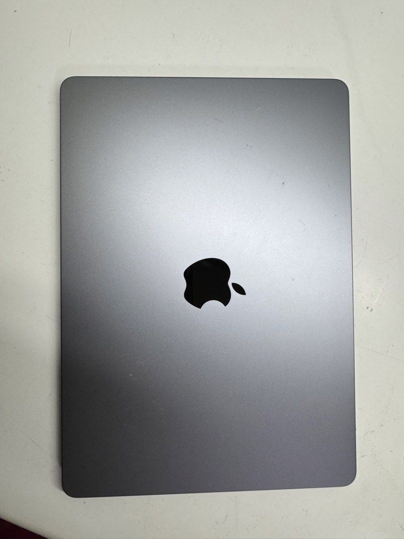 Apple MacBook Air M2492229360008581120