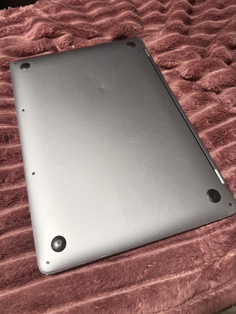 Apple MacBook Pro 2020492109468492124161