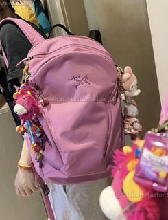 (Category: ) located in . Submitted by fashion.luxe (Listing ID 1445963204, Image 1). Description: .