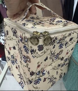 (Category: ) located in . Submitted by mywardrobe1234 (Listing ID 1445855015, Image 1). Description: .