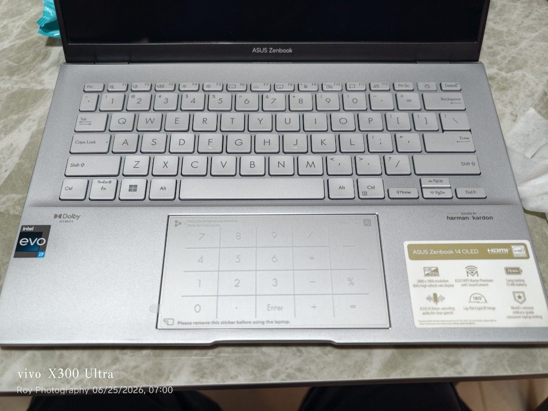 ASUS Zenbook 14 OLED491618998273986565