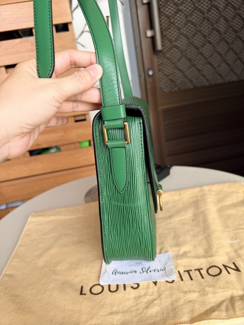 Authentic lv louis vuitton epi st cloud gm size sling bag (Category: Luxury Bags & Wallets) located in Caloocan City. Submitted by alavishglam (Listing ID 1445890010, Image 3). Description: .