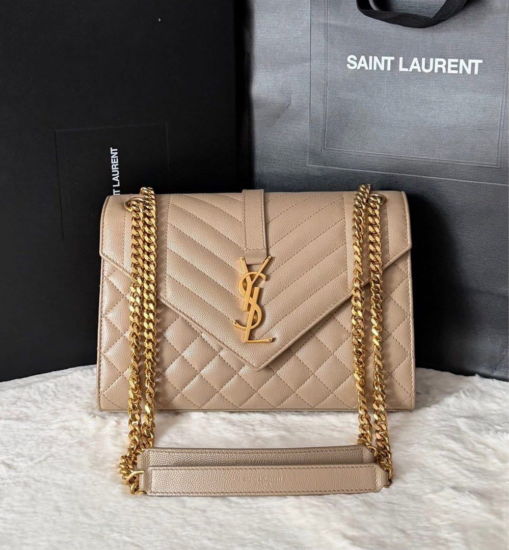 Authentic YSL Envelope Medium 2022 Model (Category: Luxury Bags & Wallets) located in Quezon City. Submitted by jhaediah (Listing ID 1386587451, Image 2). Description: Envelope Medium 2022 Model 💕6.25 ♦️Rank A♦️ Guaranteed Authentic Complete inclusion except Receipt‼️ .