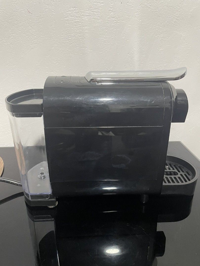 B Coffee Co. Freshman Machine - Black (Category: Coffee Machines & Makers) located in Manila. Submitted by caryllyca (Listing ID 1445897655, Image 2). Description: B Coffee Co. Freshman Nespresso Compatible Coffee Capsule Machine Model: Freshman Color: Black Bought 2 years ago RFS: Move out Location: San Juan For pick up or Lalamove delivery only.