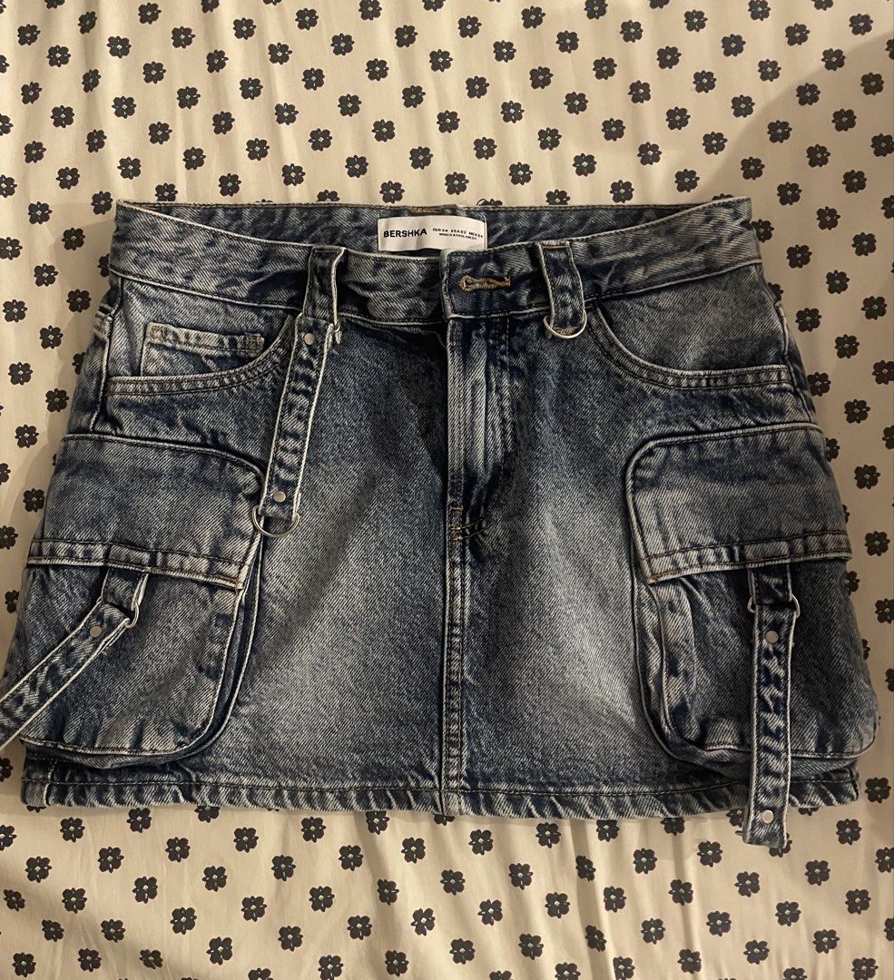 Bershka Washed Denim Skirt (Category: Skirts) located in Pasig City. Submitted by mmsells15 (Listing ID 1445874623, Image 1). Description: - can send pic when worn - size XS but can fit S - rfs: decluttering 📍Kapitolyo, Pasig City MOP: GCASH/BPI MOD: Lalamove/Grab/LBC.