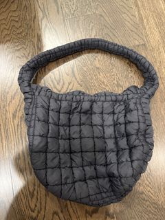(Category: ) located in . Submitted by premiumpreloved_lucy (Listing ID 1445909720, Image 1). Description: .