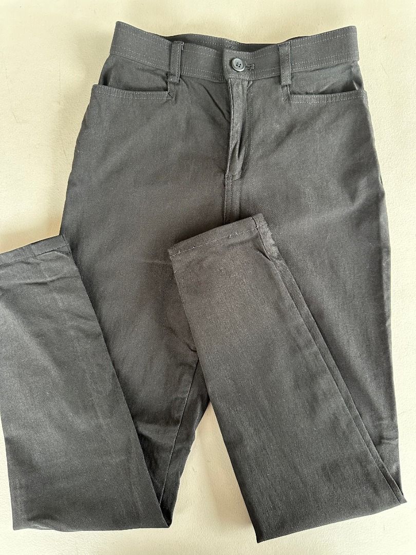 Black Slacks Slim Fit Pants Size 23-25 (Category: Jeans) located in Balanga. Submitted by manitidiana (Listing ID 1445866842, Image 2). Description: - Black pants - Slim fit style - Button and zip front closure - Two front pockets - Measurements available in photos - Ideal for everyday wear.