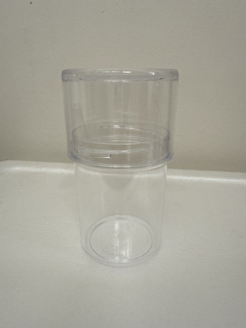 Brand new Clear plastic containers491701260738908163