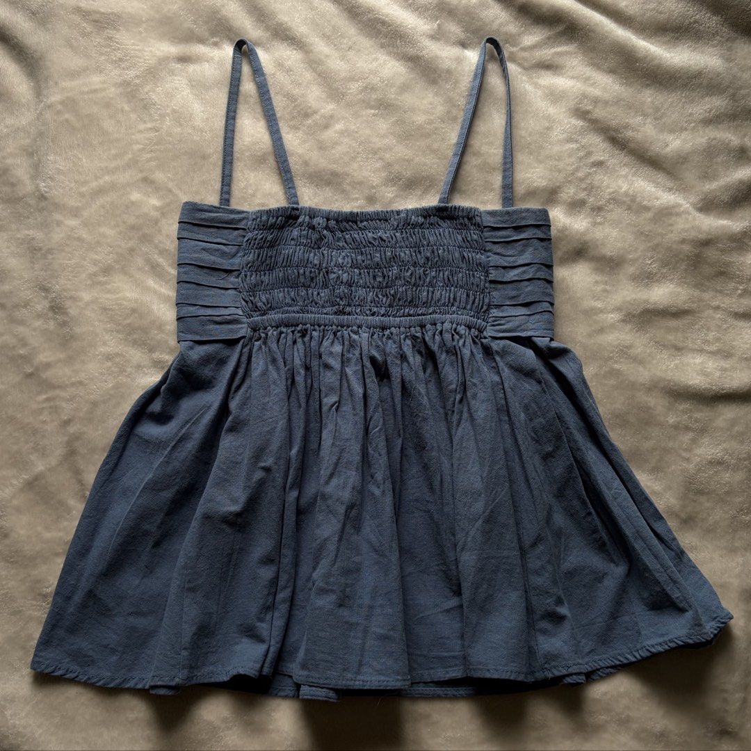 BSCO Aki Pleated Top with Straps (Blue) (Category: Sleeveless) located in Binan City. Submitted by anx4m (Listing ID 1445848133, Image 3). Description: No issues Size S Measurements: (L: 16” W: 12.5-14”).