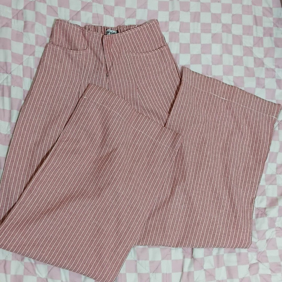 celana wispie city pants salur dark pink tebal (Kategori: Bawahan) berada di Bandung. Dikirim oleh spaceofthrift (ID iklan 1437171860, Gambar 1). Deskripsi: 🍊 bisa oyen 🧵 good condition, no minus 📐 size details ✧ ↳ LP 60-70 cm ↳ length 100 cm no refund • no cancel.