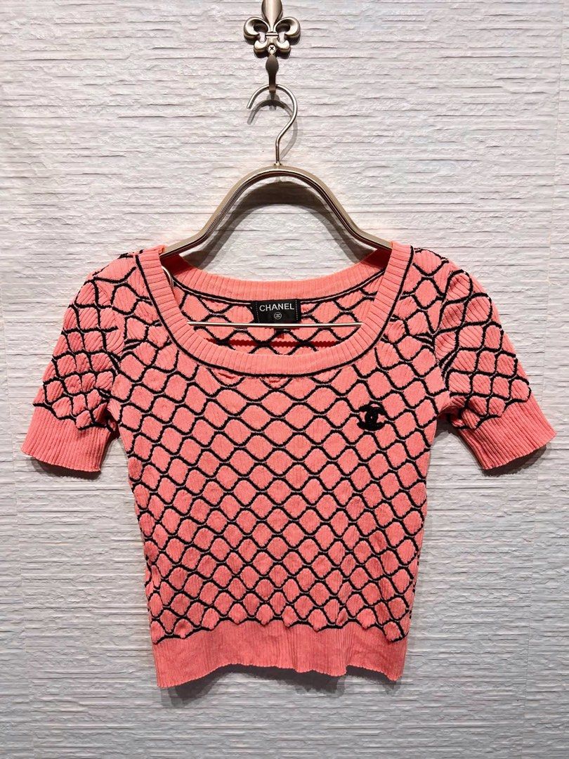 ▪️Chanel knitwear top (Category: Luxury Apparel) located in Makati City. Submitted by aveltot_rig (Listing ID 1445823510, Image 2). Description: Item: Chanel knitwear top Dimes: width: 18 x length: 19 📏 Condition: like new! ✨.