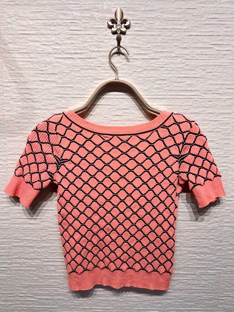 ▪️Chanel knitwear top (Category: Luxury Apparel) located in Makati City. Submitted by aveltot_rig (Listing ID 1445823510, Image 3). Description: Item: Chanel knitwear top Dimes: width: 18 x length: 19 📏 Condition: like new! ✨.