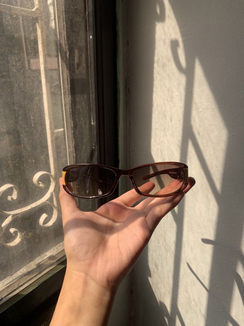 CHANEL MIDS SUNGLASSES (Category: Luxury Accessories) located in Manila. Submitted by hollacita (Listing ID 1445909242, Image 2). Description: .