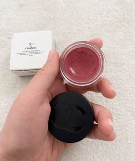 (Category: ) located in . Submitted by simplydecluttering_makeup (Listing ID 1445845710, Image 1). Description: .