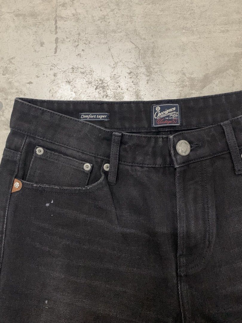 Chevignon Jeans (Category: Jeans) located in Mandaluyong City. Submitted by inambabangel (Listing ID 1445913354, Image 3). Description: Chevignon Jeans Like new condition Size : 32 Skinny type.