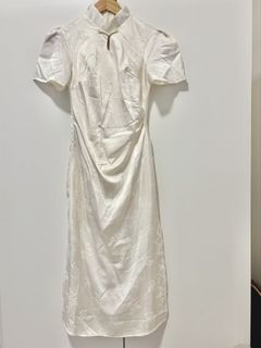 (Category: ) located in . Submitted by ymiaopreloved (Listing ID 1445903871, Image 1). Description: .