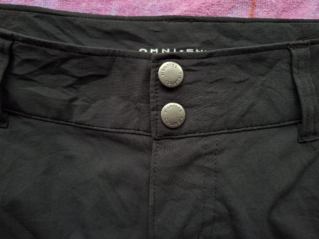 Columbia - 2 (women's) (Category: Activewear) located in Puerto Princesa. Submitted by thrinidad (Listing ID 1445971485, Image 3). Description: arrow trail short size 2 dimension (laid flat) waist 14.7" Length 13.7" outseam 6" inseam fits 29" waistline and above quick dry/stretch actual color black no damage/stain Disclaimer : I do not own nor claim to own the rights to any of the brand, logo and photo. Color may vary due to photographic lighting