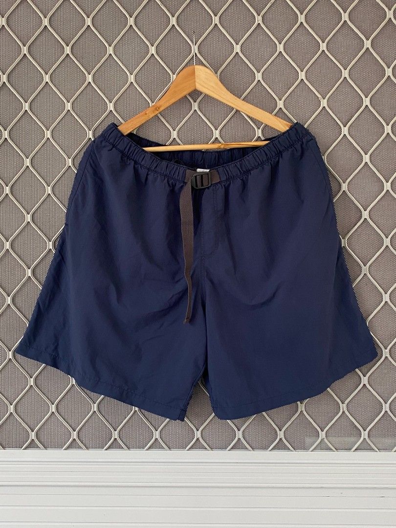 Columbia Nylon Short (Category: Shorts) located in General Natividad. Submitted by jaygo02 (Listing ID 1445813478, Image 1). Description: fits L-2XL 32-45 waistline Length: 18.5 Color rate: 9/10 Issue/s: Minimal color transfer on lettering (check the last picture) 📍Nueva Ecija 📌washed 📌color may vary due to lighting 📌shipping via jnt express.