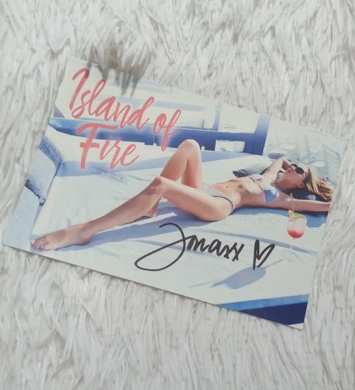 Jonaxx poca and pola (Category: Storybooks) located in Caloocan City. Submitted by bunnychanchan (Listing ID 1445885327, Image 1). Description: Wattpad merch - CLS postcard signed by Jonaxx - ADA pola .