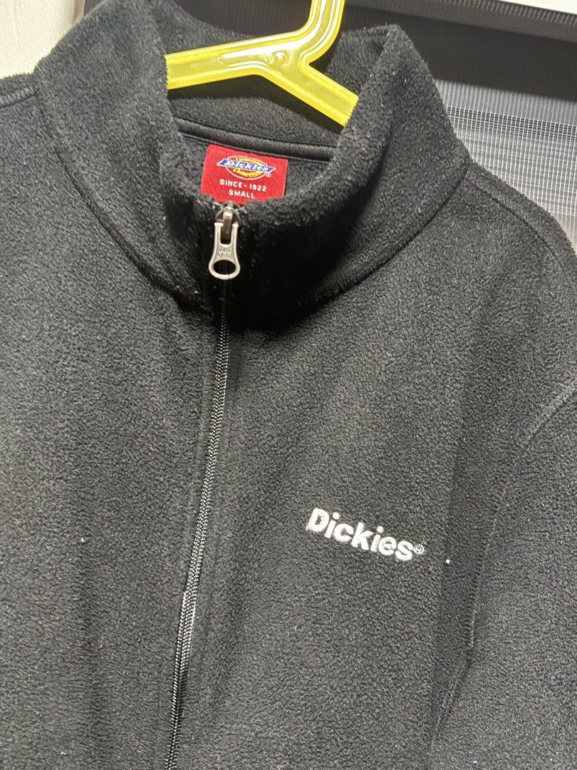 Dickies jacket (Category: Coats, Jackets and Outerwear) located in Manila. Submitted by fundadorjr59659 (Listing ID 1445879519, Image 1). Description: Dickies fleece jacket (black) Color rate: 10/10 Dimes: 18x25 Small on tag As new condition 399 + sf !l.