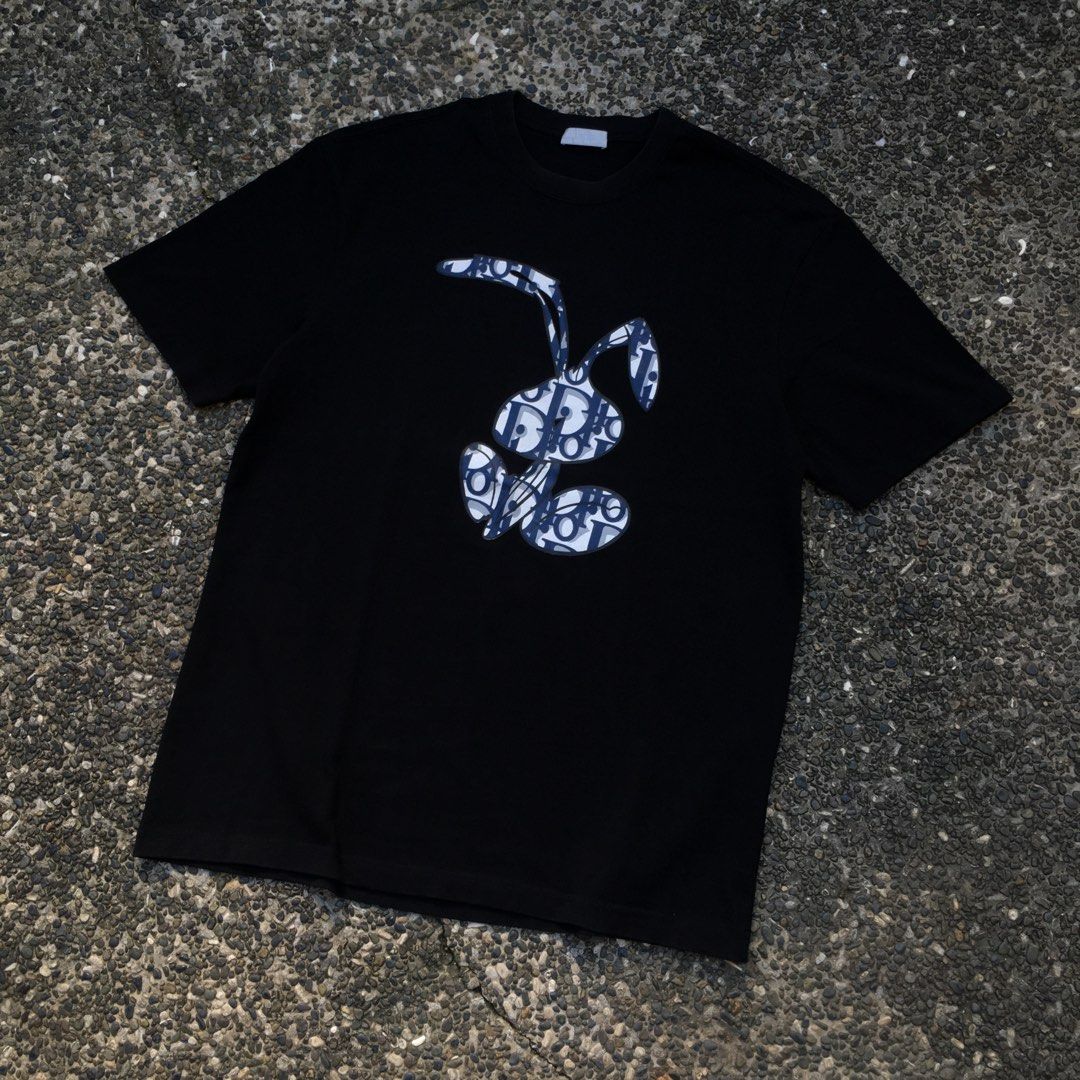 DIOR ♻️ (Category: Luxury Apparel) located in Batangas. Submitted by vns_stuff (Listing ID 1445956256, Image 2). Description: DIOR ♻️ - size on tag : S - width : 21 - length : 28 - colorate : 9.7 - issue : none - condition : excellent.
