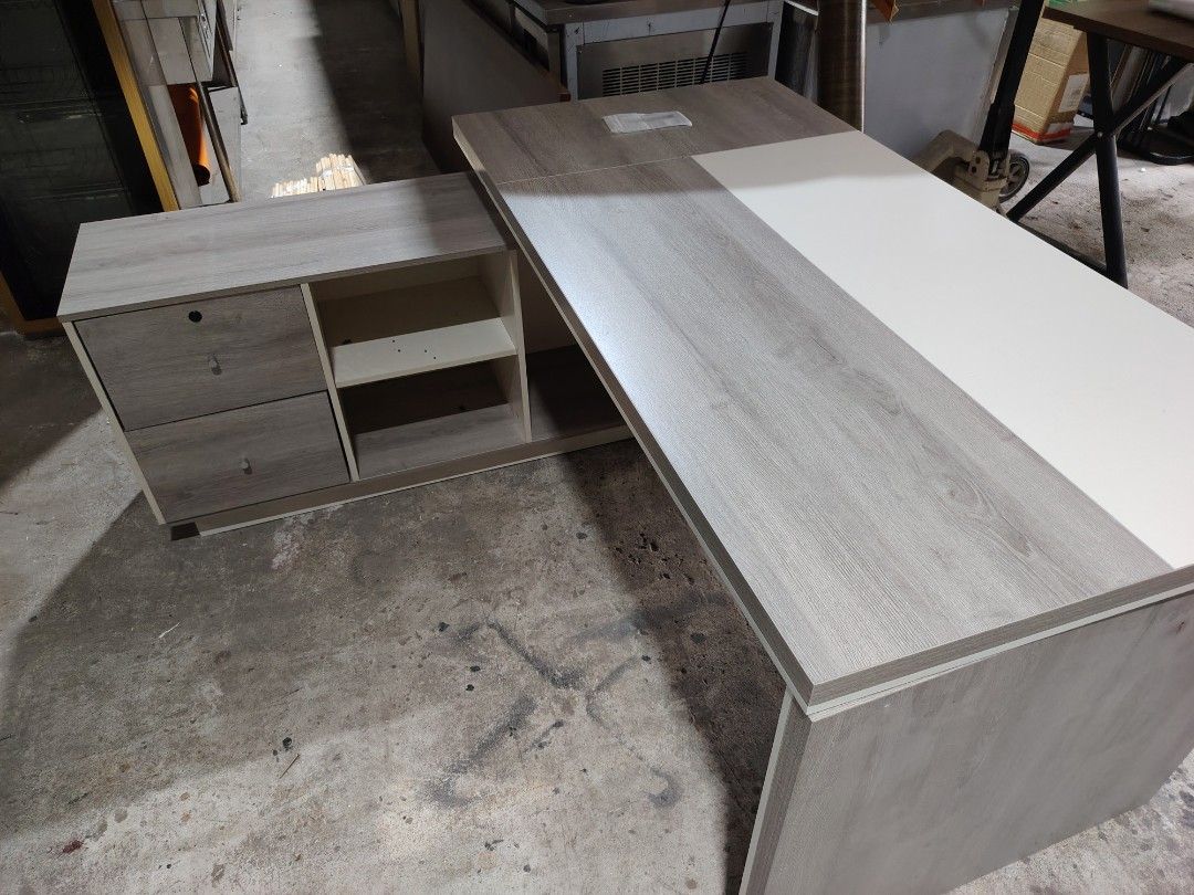 Director table set (Category: Tables & Sets) located in Kuala Lumpur. Submitted by srproject (Listing ID 1445911061, Image 1). Description: Director table set Size : 5.5ft L In good condition Like new With side cabinet Cash and carry Only 1 set.
