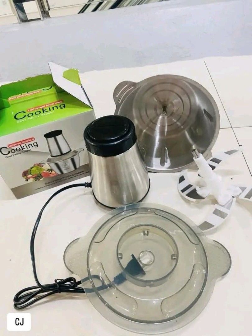 Electric food processor 2L (Category: Juicers, Blenders & Grinders) located in Manila. Submitted by yzcartph (Listing ID 1445847291, Image 3). Description: .