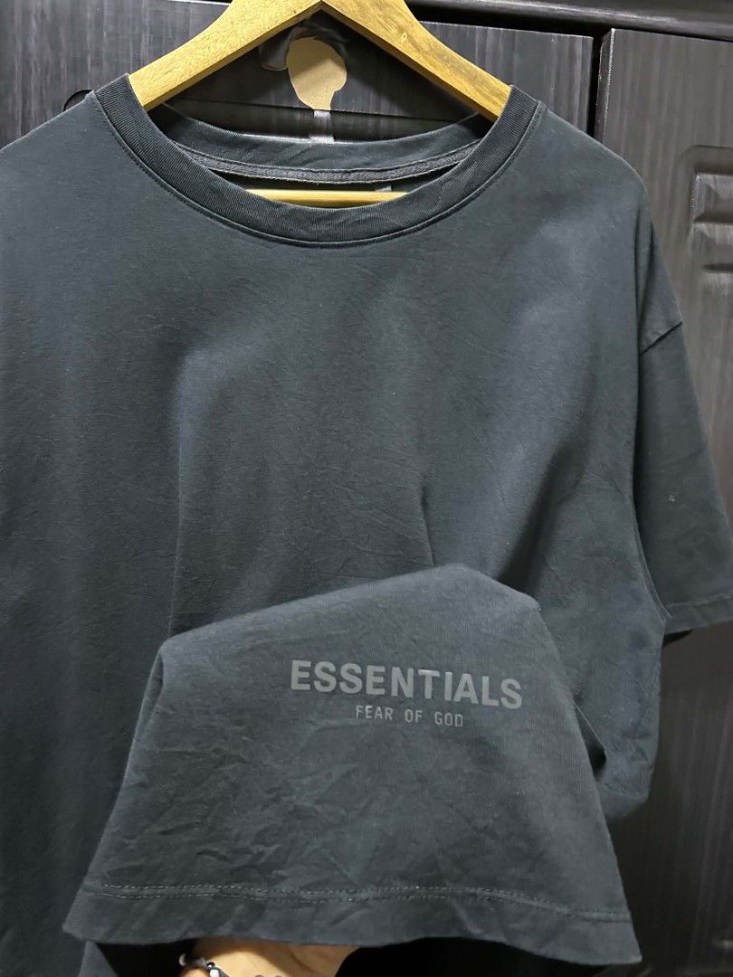 Essentials (Category: Formal Shirts) located in Lingayen. Submitted by mark_justinmabisa01 (Listing ID 1445929510, Image 3). Description: ▫️ ESSENTIALS W-22 L-28 -EXCELLENT -CONDITION -COLOR RATE 9/10 -NO ISSUE DM📩 LOCATION: PANGASINAN.
