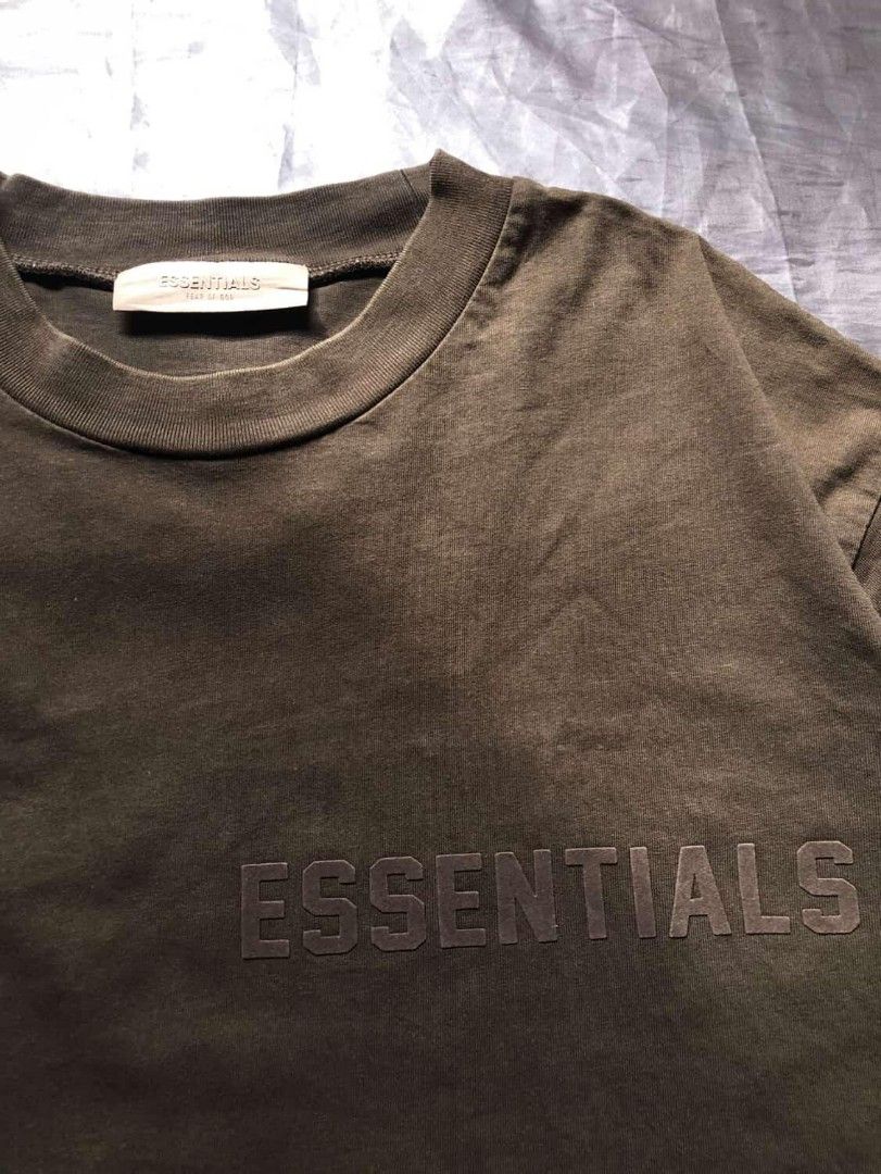 Fear of God Essentials (Category: Tshirts & Polo Shirts ) located in Taguig. Submitted by marked_item (Listing ID 1445824612, Image 3). Description: ESSENTIALS 💎 📍Brown Color Way 📍9.5/10 Condition 📍W 25-28 L31 (oversized fit) 📍Complete Tags 📍Carpetize Script 📍Heavy Cotton .