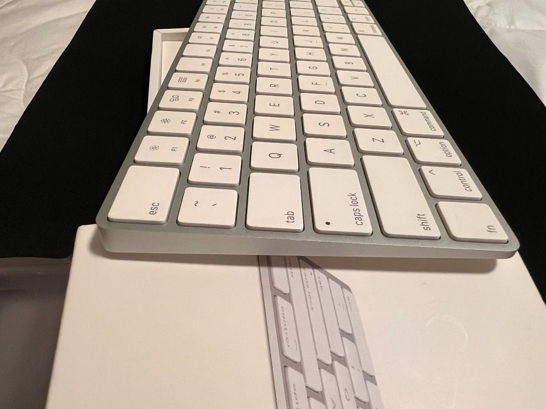 (Full Box) Apple Magic Keyboard White Wireless Bluetooth Keyboard491993467139532808