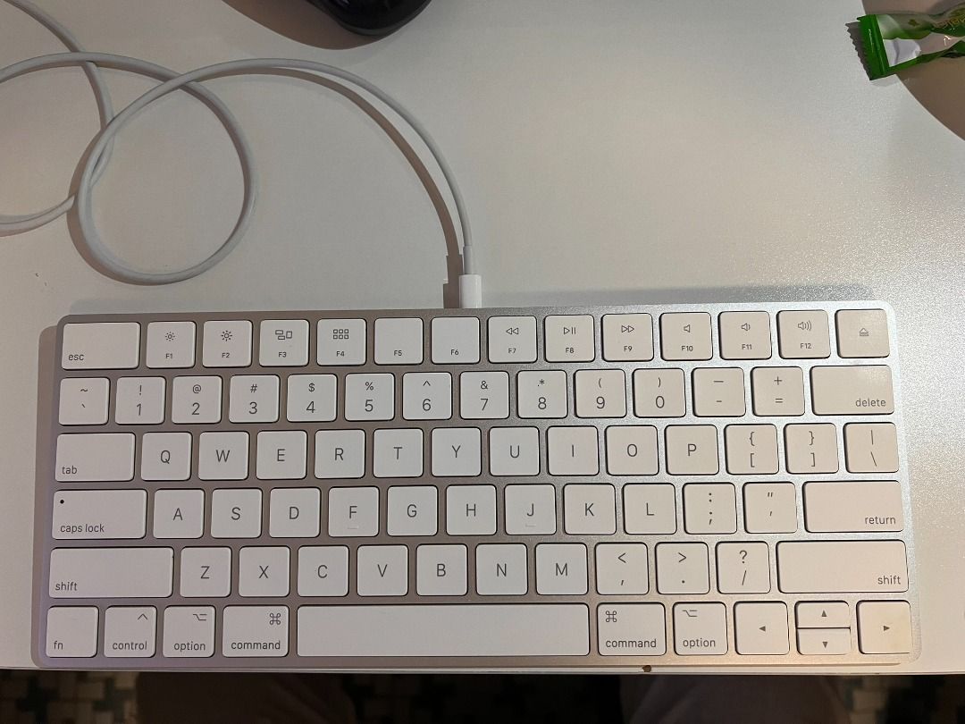 (Full Box) Apple Magic Keyboard White Wireless Bluetooth Keyboard491993467139532801