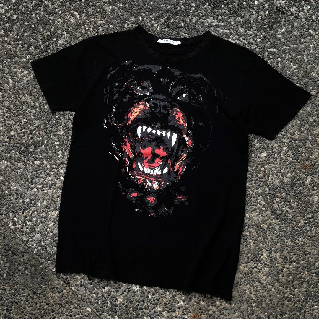 GIVENCHY ROTTWEILER TEE ♻️ (Category: Luxury Apparel) located in Batangas. Submitted by vns_stuff (Listing ID 1445929613, Image 3). Description: GIVENCHY ROTTWEILER TEE ♻️ - size on tag : XL - width : 21 - length : 28 - colorate : 9.6 - issue : see last pic - condition : excellent.
