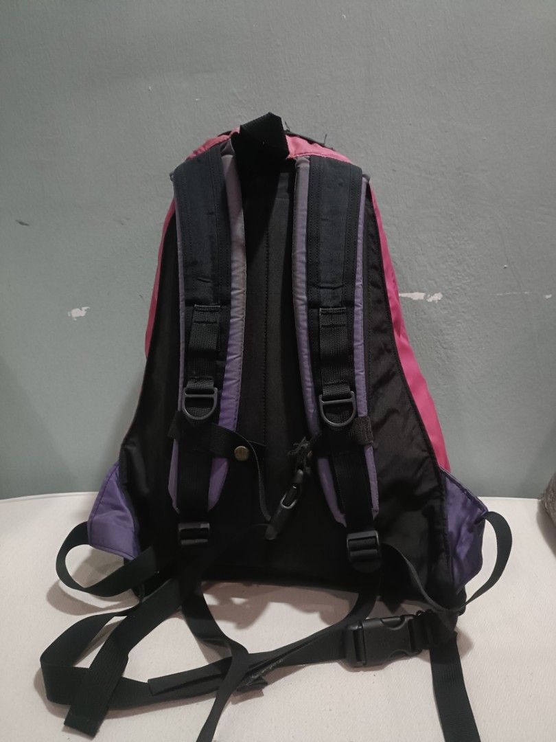 Gregory Backpack (Category: Backpacks) located in Sungai Petani. Submitted by littlehouse15 (Listing ID 1445965260, Image 2). Description: Original Gregory Backpack Made in USA ❎ Koyak, ❎ Pinhole Sedikit kesan pudar pada bag tapi tidak ketara Condition 7.5/10 Postage +7/15.
