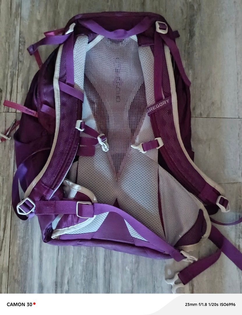 gregory J23 (Category: Backpacks) located in Monkayo. Submitted by moraludime66567 (Listing ID 1445872067, Image 2). Description: good condition issue nasa pic. mirror scratch lost raincover broken.