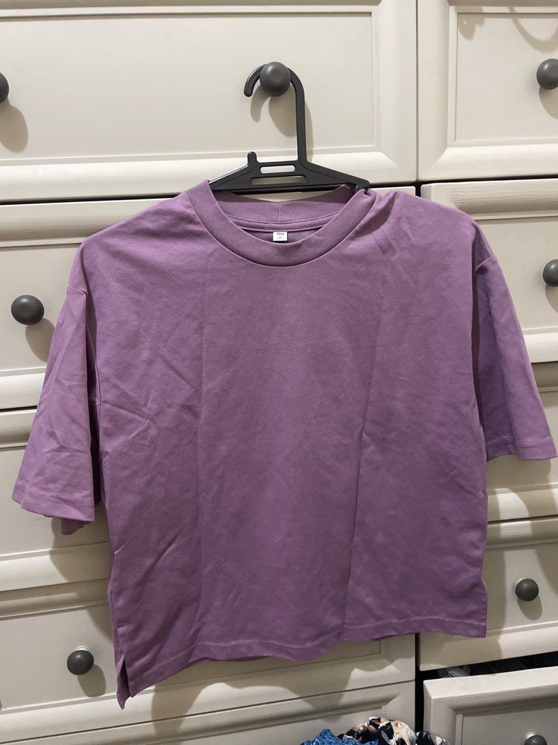 GU Purple T-shirt Size M (Category: Shirts) located in Makati City. Submitted by thingsoncelovedph (Listing ID 1445948318, Image 1). Description: .