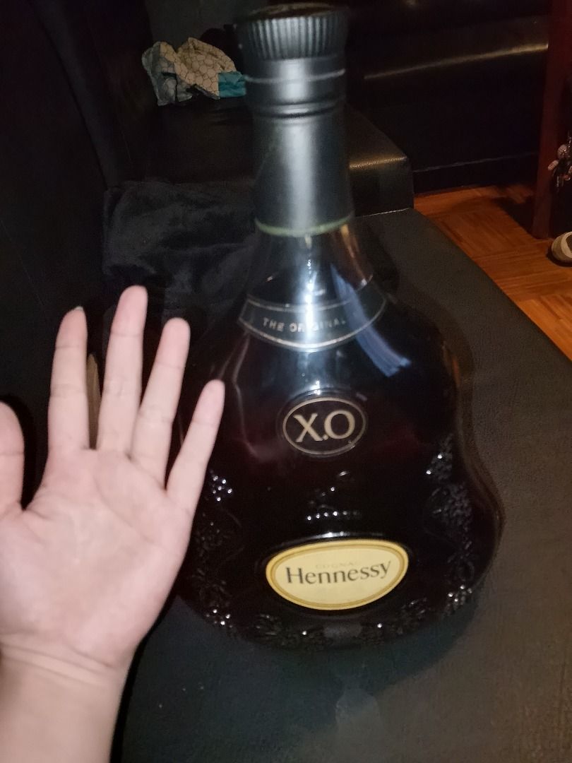 Hennessy XO 3L Jeroboam (Category: Beverages) located in Caloocan City. Submitted by vastpenguin_16e051 (Listing ID 1445926074, Image 2). Description: (No box)( gifted by close friend) Price can be negotiate once meet up The original Extra-Old Cognac, first bottled in 1870 by Maurice Hennessy for family and friends. Darker and much more complex than the VSOP, with appealing leather and tobacco notes and a touch of spice, a great cigar Cognac. A b