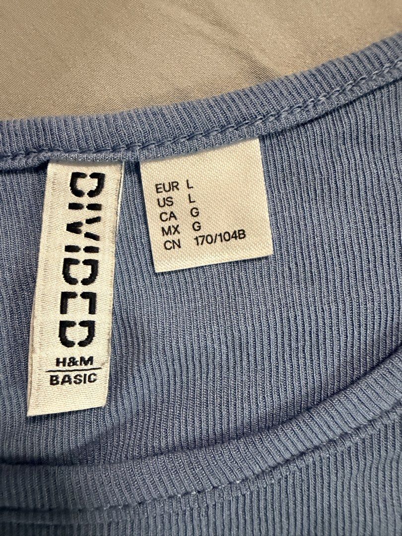 H&M basic blue top (Category: Others Tops) located in Quezon City. Submitted by bloompicks (Listing ID 1445891169, Image 3). Description: Used less than 5x no issues.