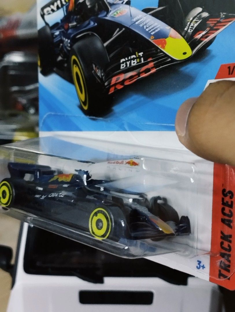 Hot Wheels Formula 1 Oracle Red Bull Racing// 500php (Category: Vehicle & Diecast Models) located in Quezon City. Submitted by edrielgp (Listing ID 1445933640, Image 3). Description: Hot Wheels Formula 1 Oracle Red Bull Racing// 500php.