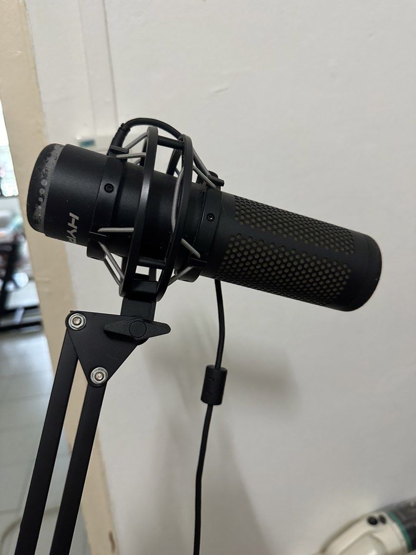 HYPERX QuadCast S Microphone with Boom Arm