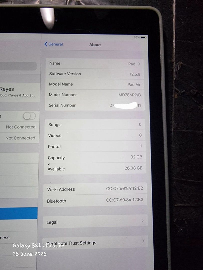 IPAD AIR 1st gen (Category: iPad) located in Pinamalayan. Submitted by cutiegurl2015 (Listing ID 1445911547, Image 3). Description: NO ISSUE WIFI used NO simslot mas better yung may apple id na para madownload lahat. UNIT with case and chord.