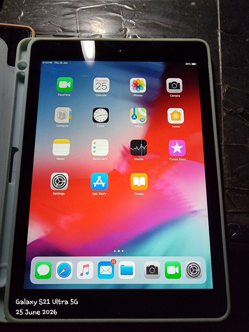 IPAD AIR 1st gen (Category: iPad) located in Pinamalayan. Submitted by cutiegurl2015 (Listing ID 1445911547, Image 1). Description: NO ISSUE WIFI used NO simslot mas better yung may apple id na para madownload lahat. UNIT with case and chord.