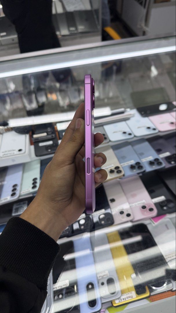 iPhone 16 Plus 128gb FU 100% 15 cycle counts batt with same serial box (Category: iPhone 16 Series) located in Manila. Submitted by carimgadgets (Listing ID 1445814590, Image 2). Description: .