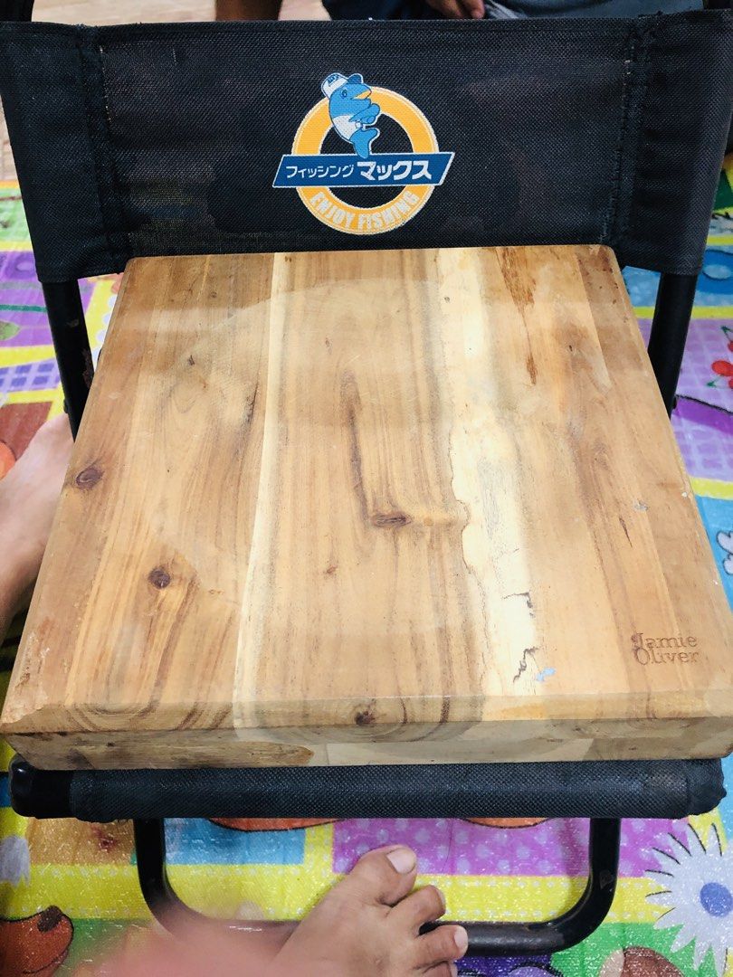 Jamie Oliver Wooden Cutting Board (Category: Knives & Chopping Boards) located in Manila. Submitted by noemiaspa1702 (Listing ID 1445797511, Image 1). Description: - Genuine Jamie Oliver solid wooden cutting board - Ideal for chopping and food preparation - Features beautiful, natural wood grain - Shows minor signs of use, but fully functional - A stylish and practical addition to any kitchen - acacia wood.