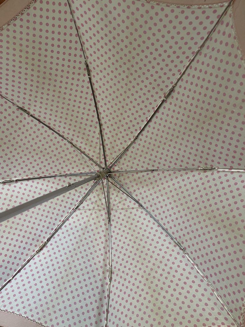 Japan sourced umbrella (Category: Umbrellas) located in San Fernando. Submitted by japansurpluselyu (Listing ID 1445909657, Image 3). Description: needs wash.