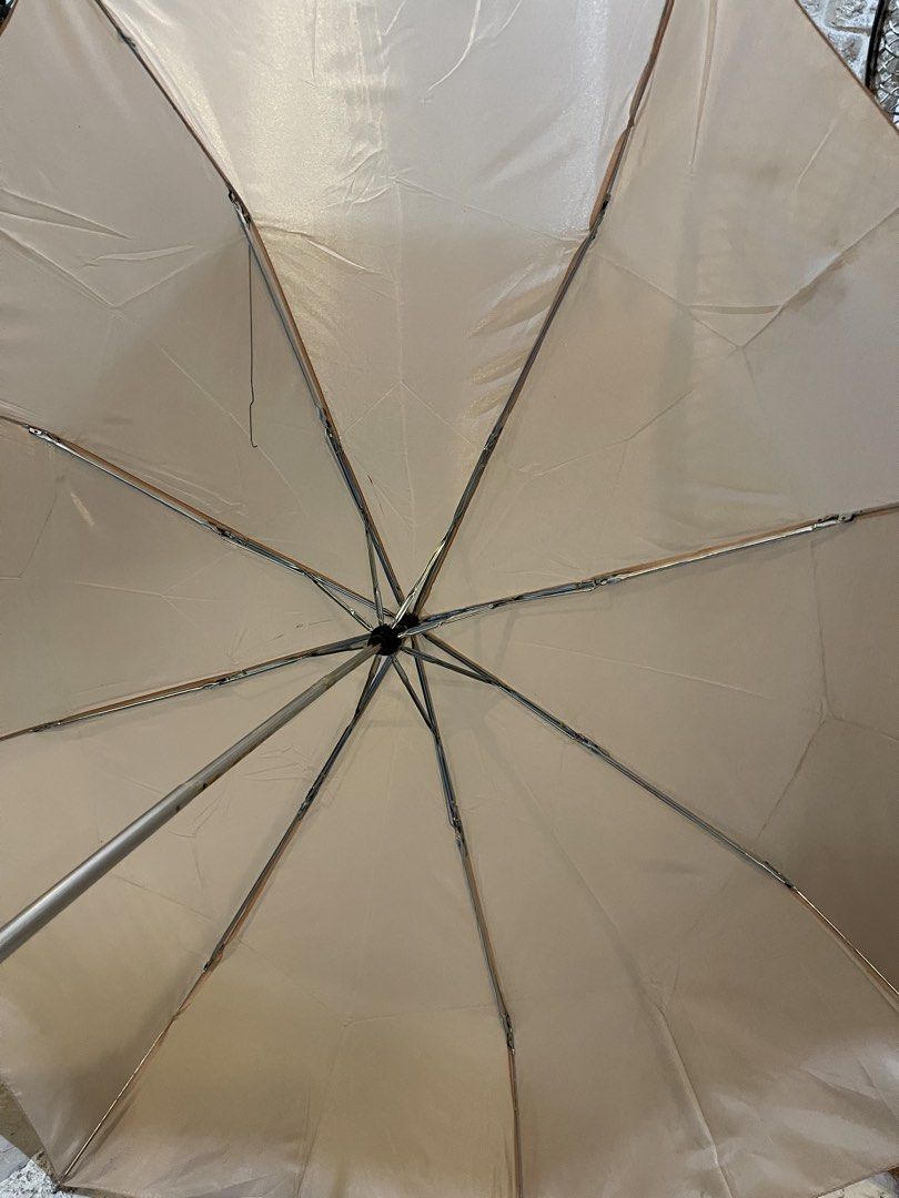 Japan sourced umbrella (Category: Umbrellas) located in San Fernando. Submitted by japansurpluselyu (Listing ID 1445922447, Image 2). Description: .