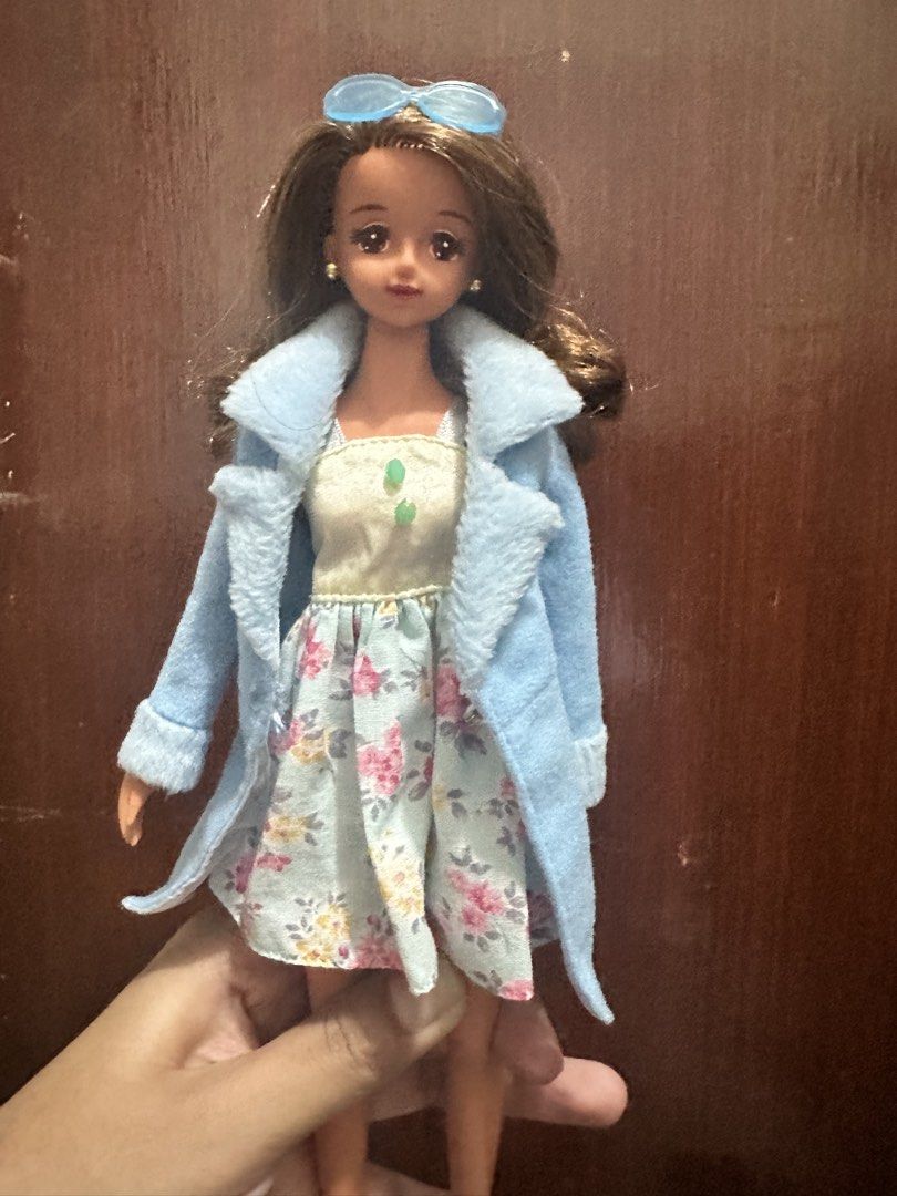 Jenny Licca Doll (Category: Kids Toys) located in Quezon City. Submitted by dollyfinds (Listing ID 1445840824, Image 3). Description: Comes with a light blue coat, shoes and sunglasses.