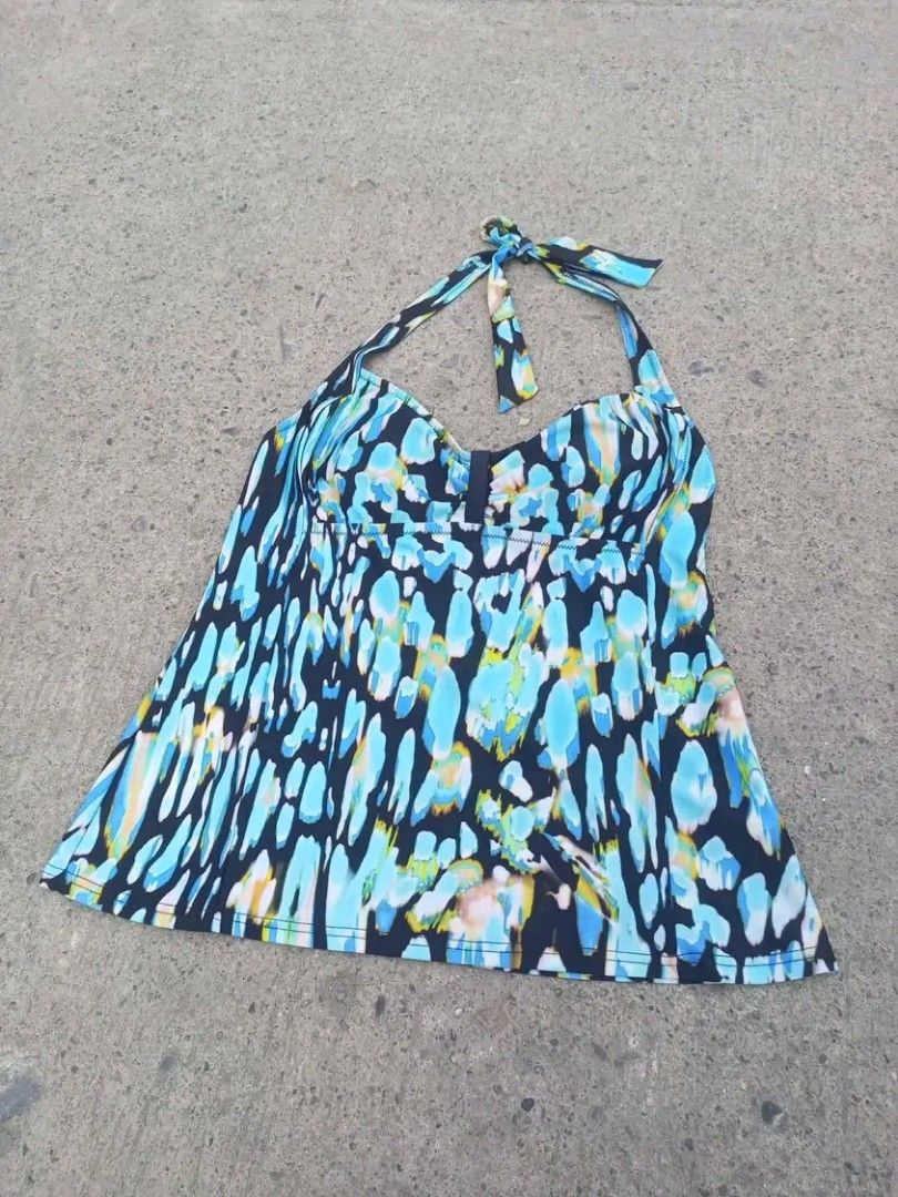 Lascana halter neck tankini top (Category: Bikinis & Swimsuits) located in Guiguinto. Submitted by selected_3rp (Listing ID 1445844050, Image 2). Description: Lascana halter neck tankini top features a black-based colorful abstract print. size small-medium no issue.
